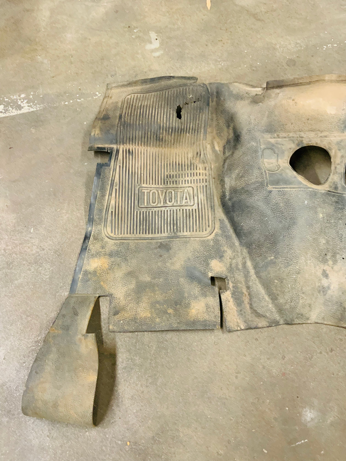 Used - Floor Mat Front - FJ40 1975-1978