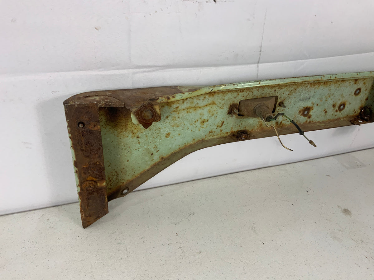Used - Front Right Apron - FJ40 1969-1973