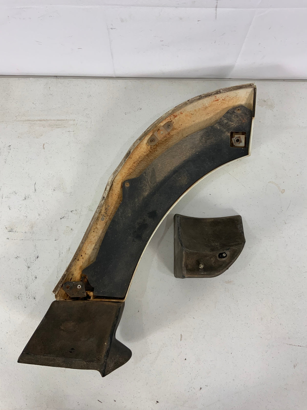 Used - Door Side Fender Flare Right Rear - FJ80 1992-1995