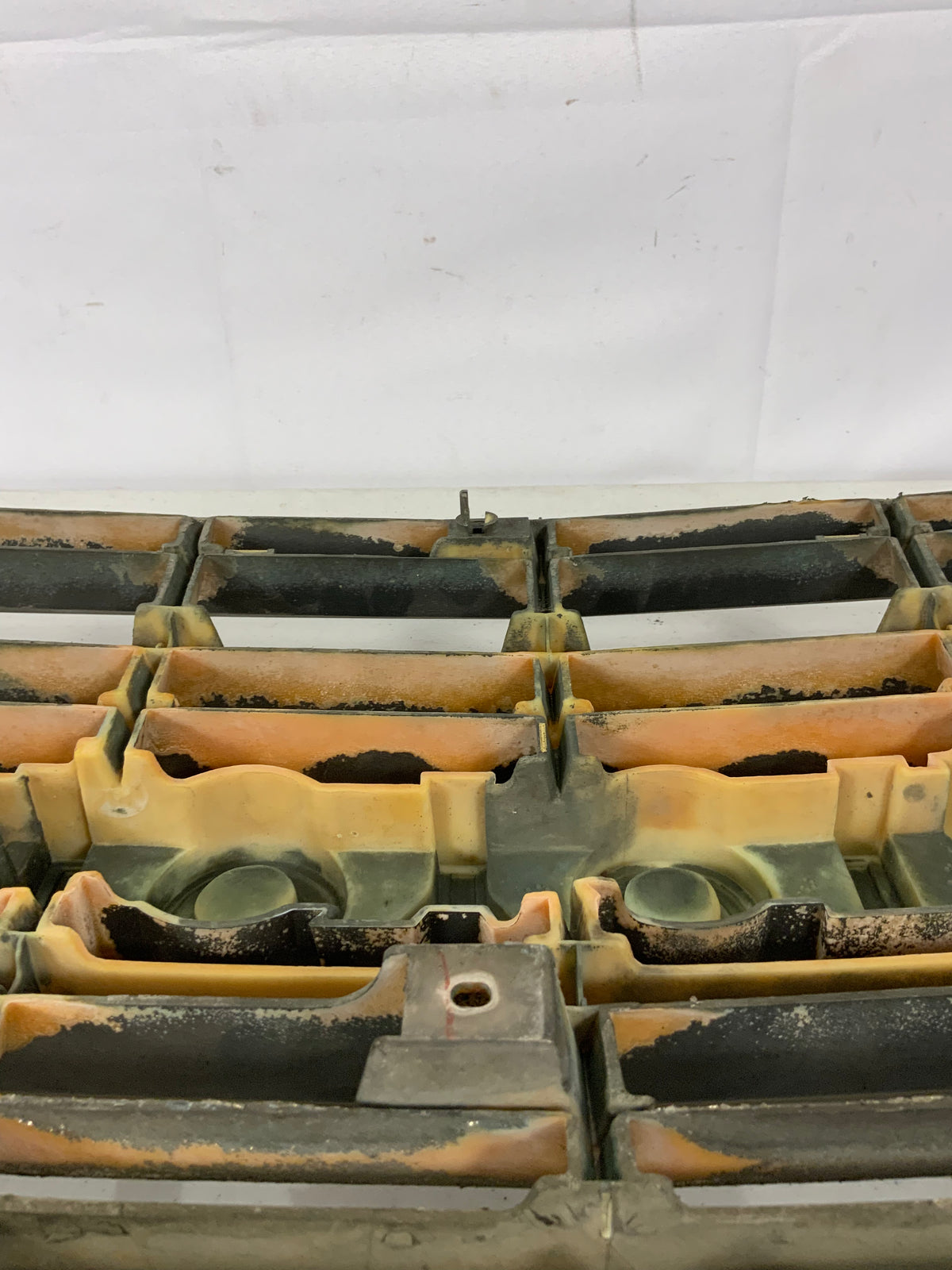 Used - Grille - FJ62 1987-1990