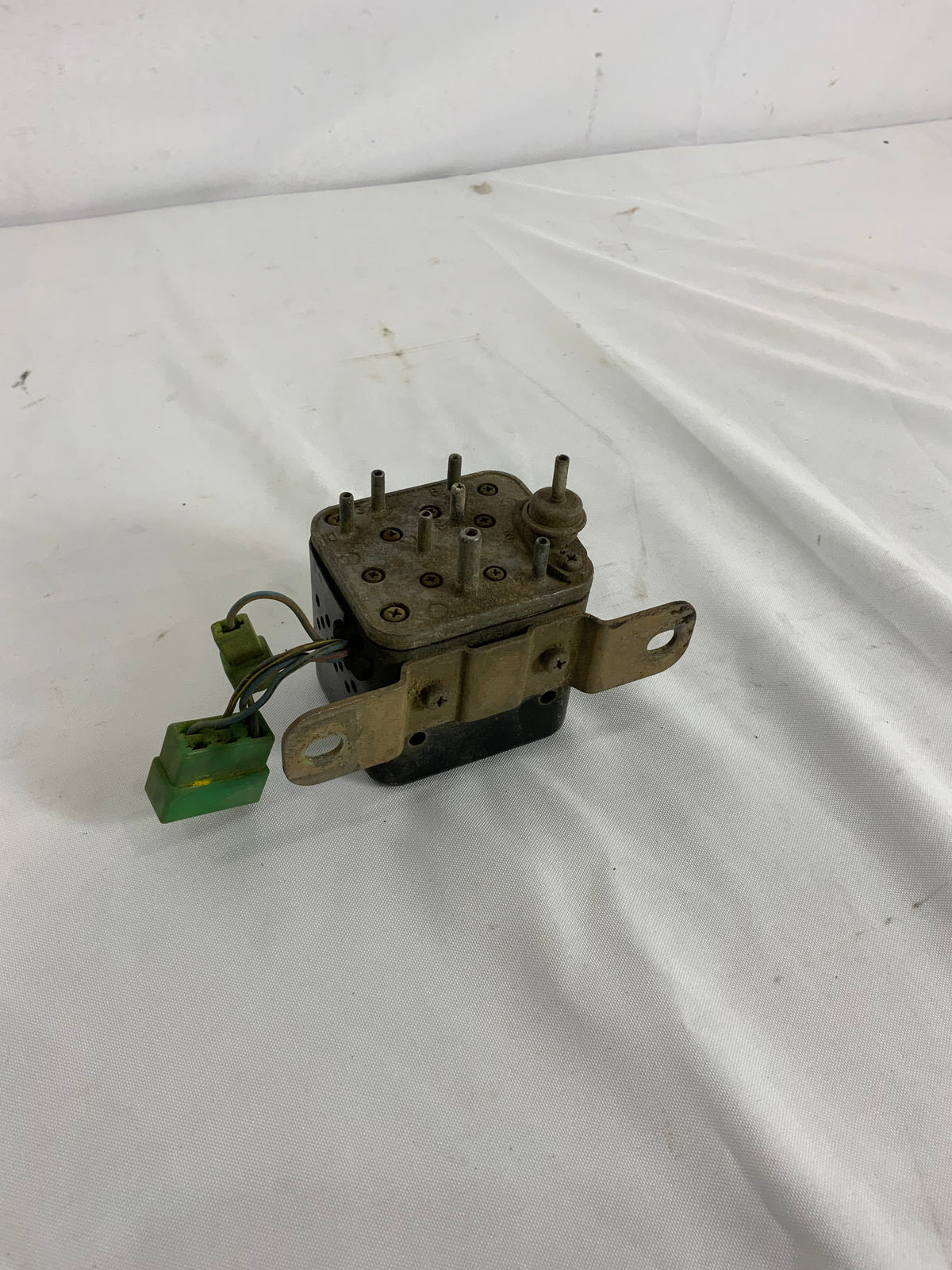 Used - Vacuum Module / Vacuum Switch - (17650-61010) FJ40 1975-1977