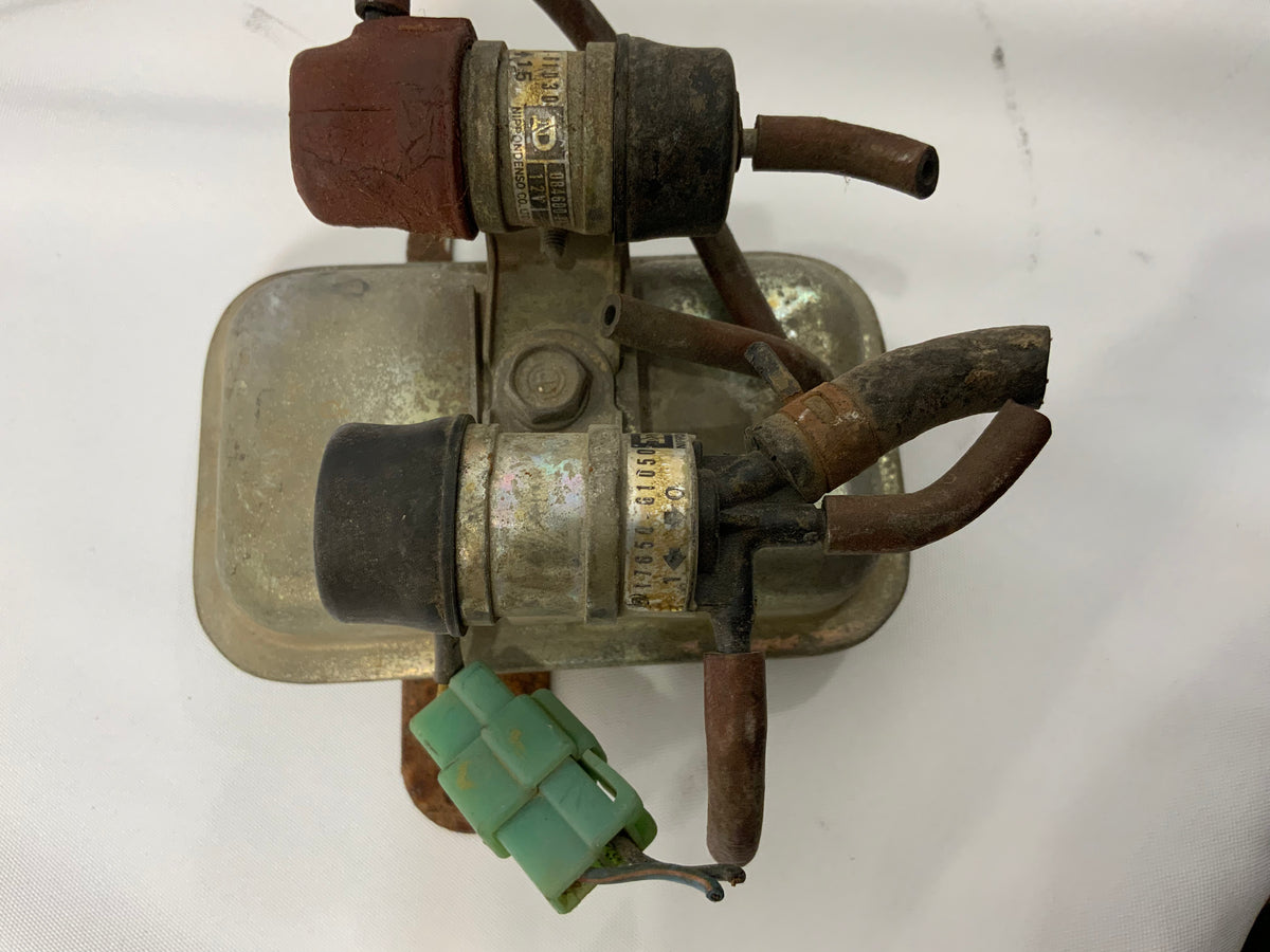 Used - Vacuum Switching Valve Assembly (17650-61030, 17650-01050) - FJ40 1976-1977