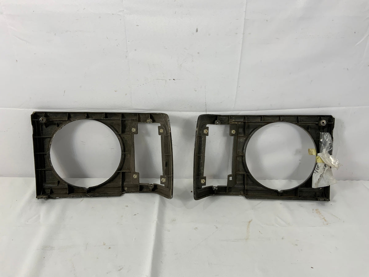 Used - Headlight Bezel Pair - FJ60 1980-1987