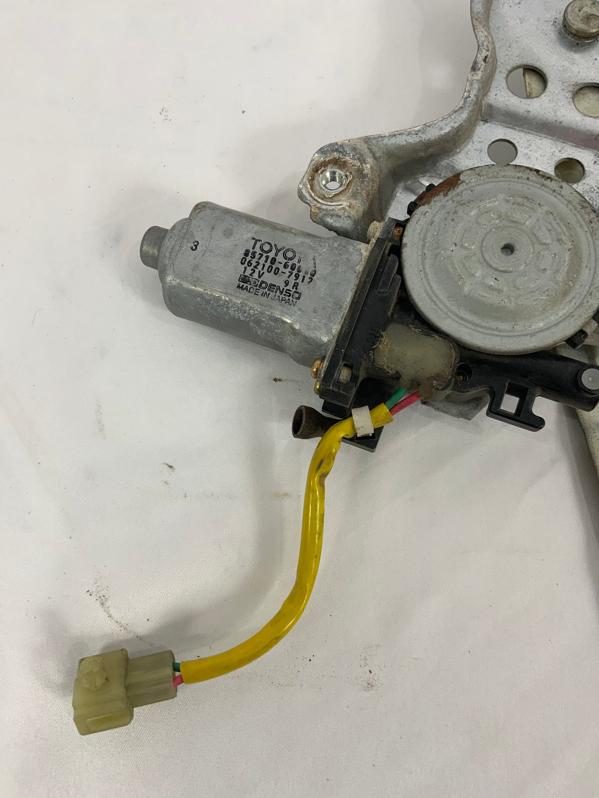 Used - Window Regulator and Motor - FJ80 (85710-60080)