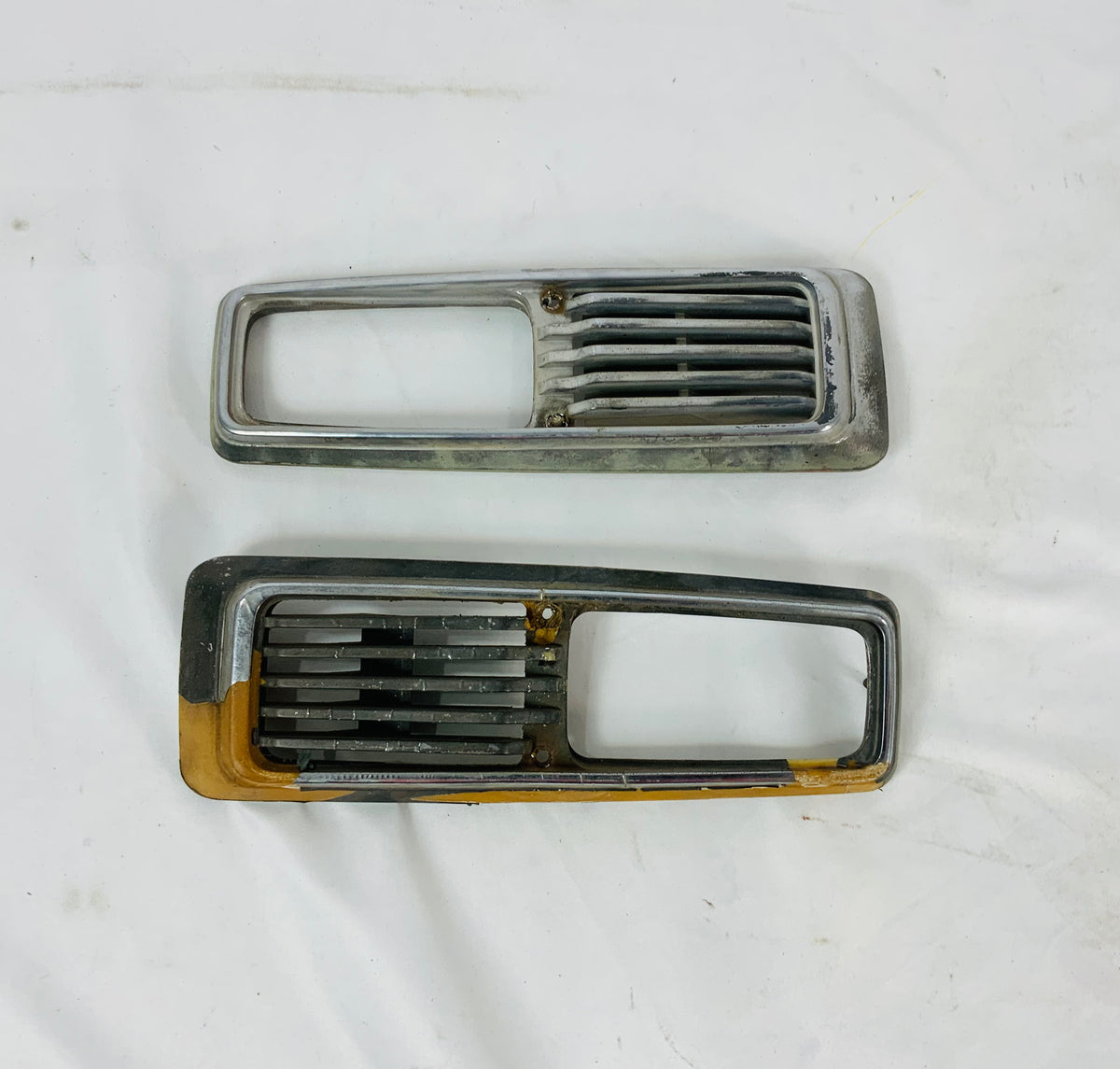 Used - Chrome Side Marker and Vent Trim Pair - FJ55