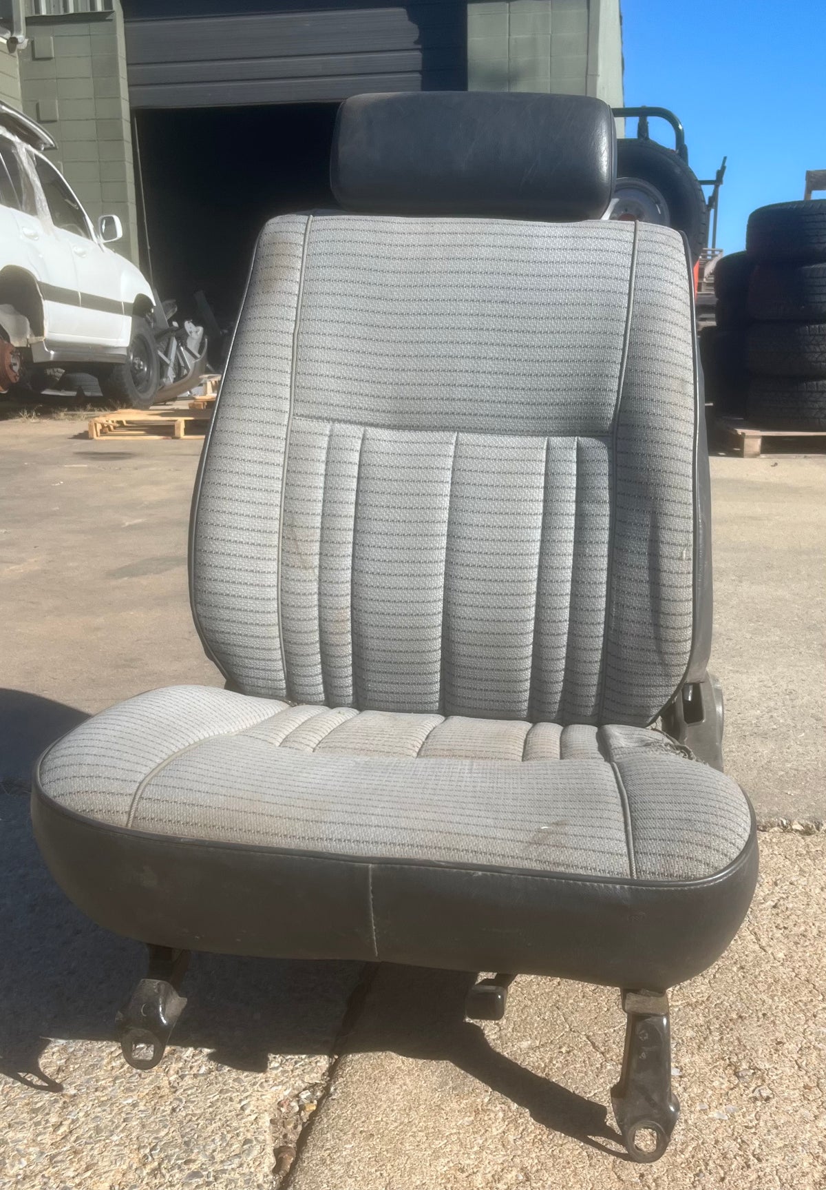 Used - Complete Seat Front Left - FJ62 1987-1990