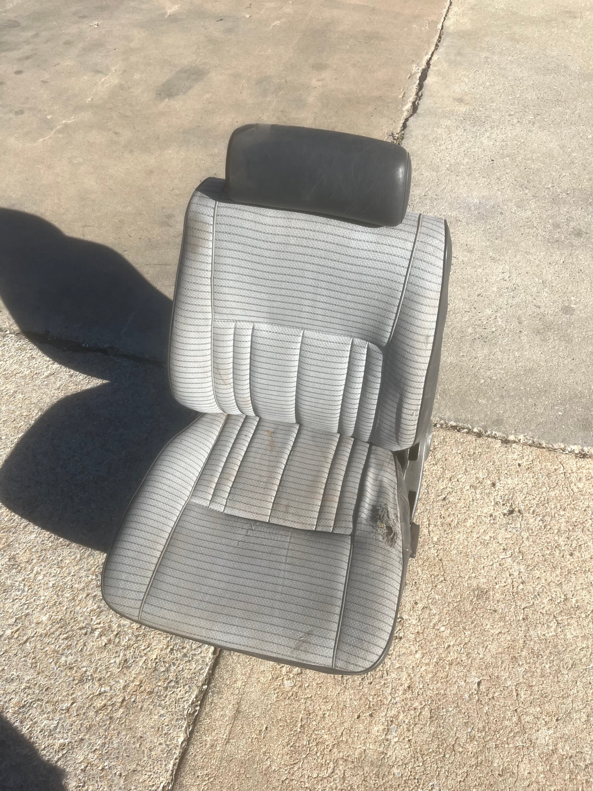 Used - Complete Seat Front Left - FJ62 1987-1990