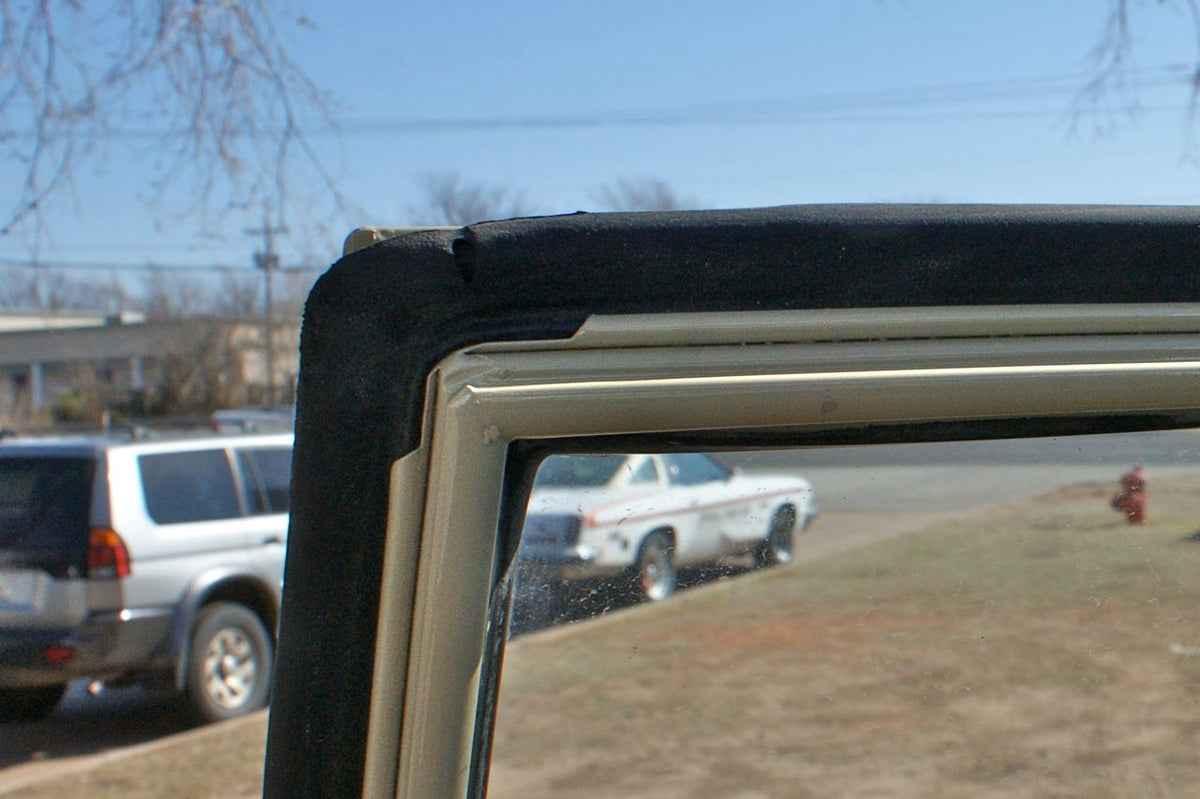 Weatherstrip - Front Left / Rear Door - Reproduction - FJ60, FJ62, BJ 1980-1990